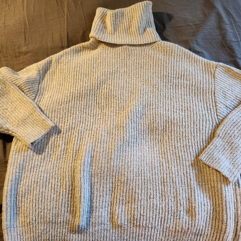 ZARA OVERSIZED KNIT SWEATER